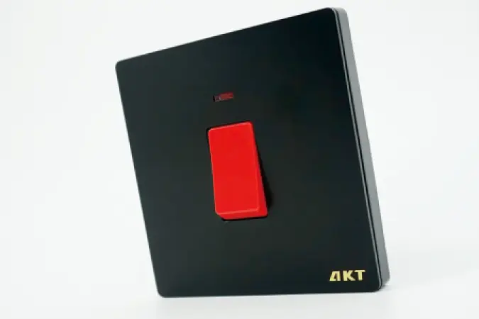 AKT 带指示灯热水器插座