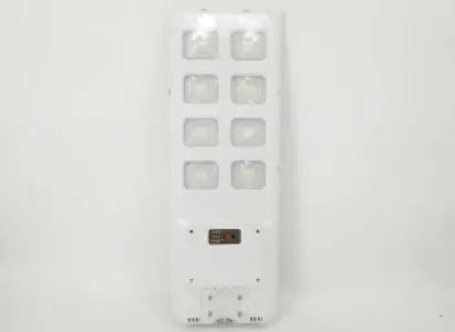 AKT LED太阳能路灯 200W – 2800流明（型号 AKT-LD21007-8T-200W）