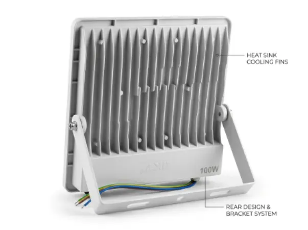 AKT LED Flood Light 100W IP66 – 9000 Lumens