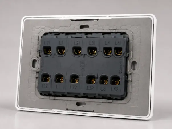 AKT B6 White Series 4-Gang 2-Way Switch – SQTQTD0000075